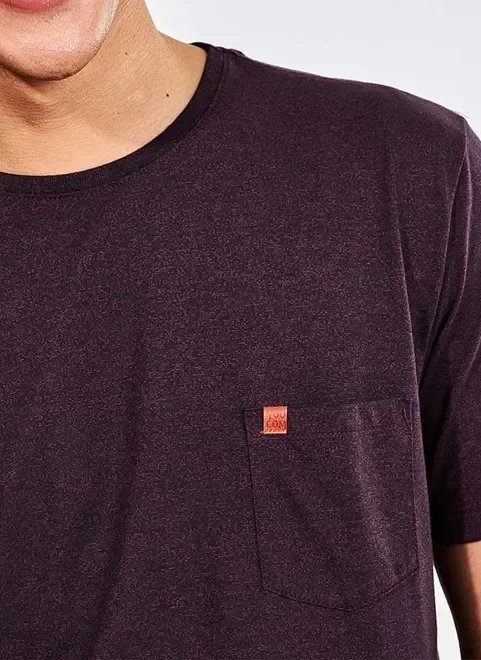 camiseta vinho básica com bolso camiseta vinho básica com bolso