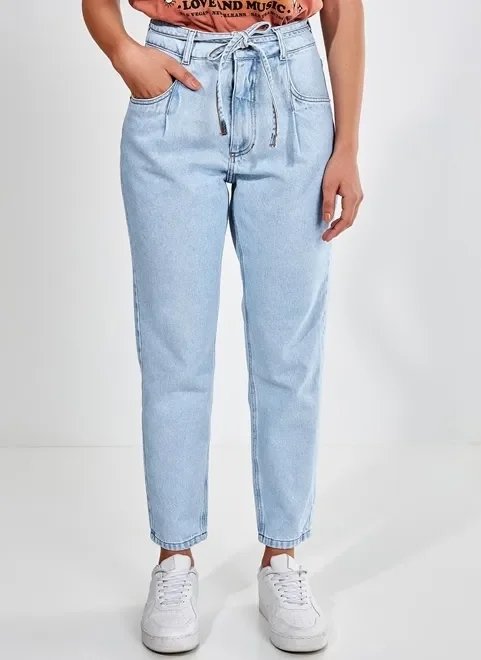 calça mom jeans com amarração calça mom jeans com amarração