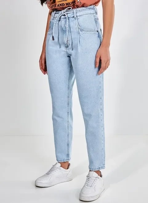 calça mom jeans com amarração calça mom jeans com amarração