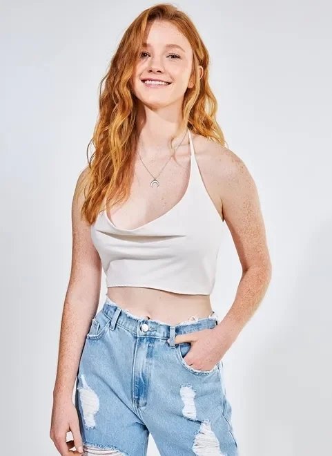 blusa cropped com decote soltinho e amarração blusa cropped com decote soltinho e amarração