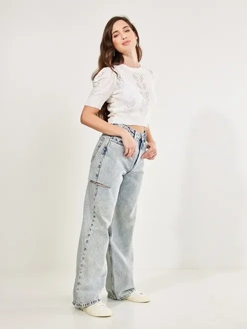 calça jeans reta over com rasgo lateral calça jeans reta over com rasgo lateral