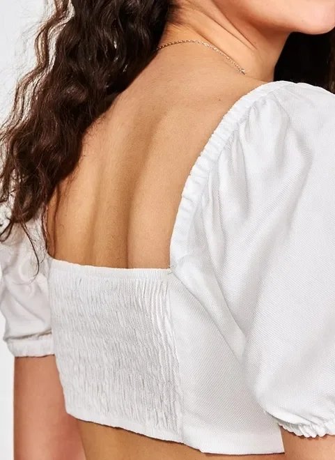 blusa cropped com amarração na frente blusa cropped com amarração na frente