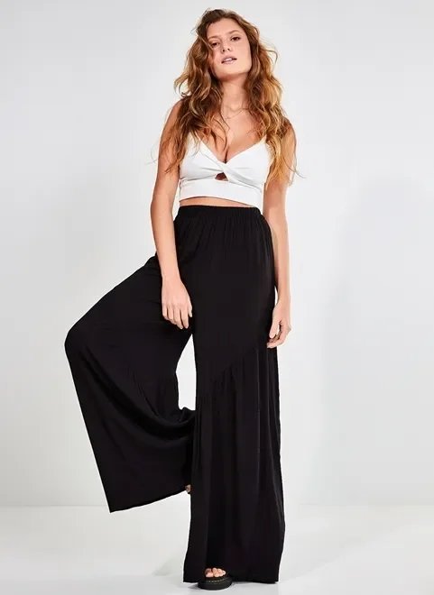 calça pantalona preta com babado calça pantalona preta com babado