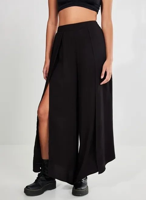 calça pantalona preta com fenda calça pantalona preta com fenda