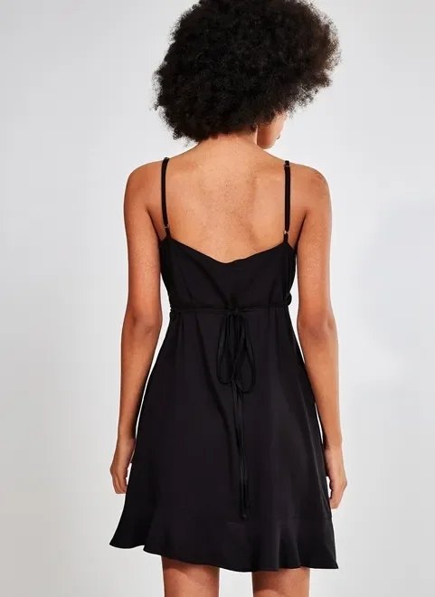 vestido curto com decote v e babados vestido curto com decote v e babados