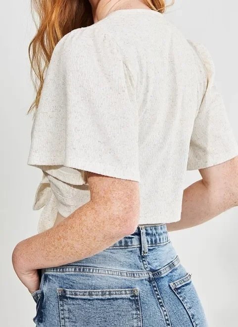 blusa cropped com manga sino e amarração blusa cropped com manga sino e amarração