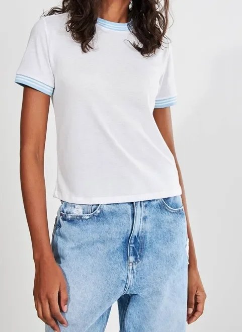 camiseta off-white acabamento listradinho camiseta off-white acabamento listradinho
