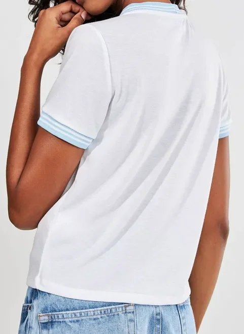 camiseta off-white acabamento listradinho camiseta off-white acabamento listradinho