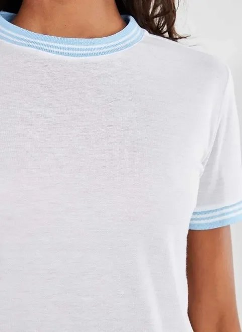 camiseta off-white acabamento listradinho camiseta off-white acabamento listradinho