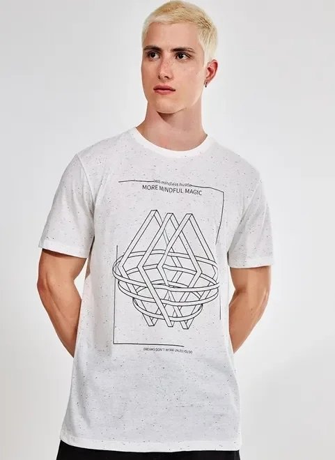 camiseta off white com estampa geométrica camiseta off white com estampa geométrica