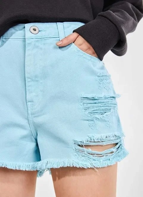 shorts jeans azul com rasgos shorts jeans azul com rasgos