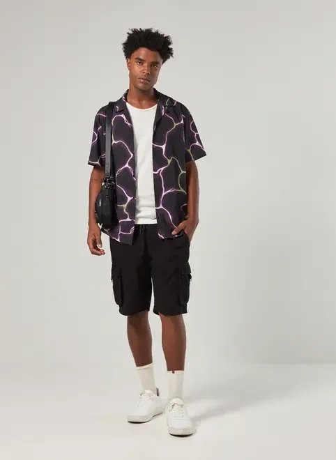 bermuda cargo em sarja preta bermuda cargo em sarja preta