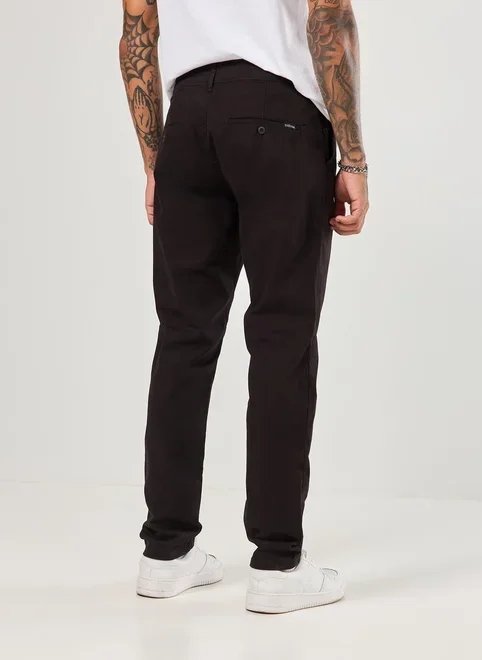 calça chino slim em sarja preta calça chino slim em sarja preta