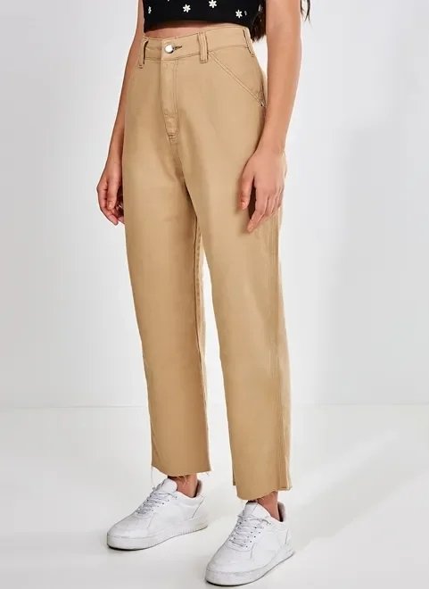 calça reta em sarja caqui calça reta em sarja caqui