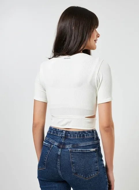 blusa cropped seamless com aberturas blusa cropped seamless com aberturas