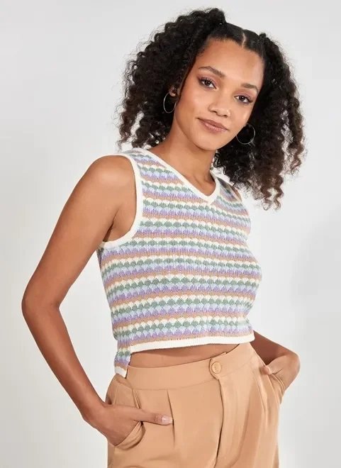 colete cropped de tricô colorido colete cropped de tricô colorido