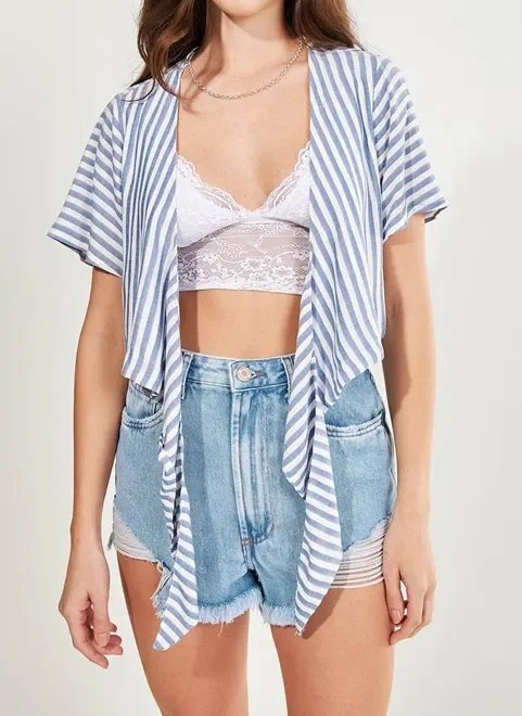 blusa cropped listrada com amarração blusa cropped listrada com amarração