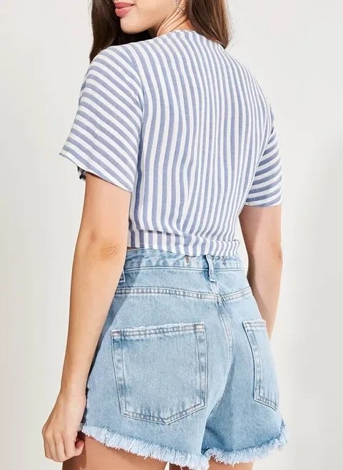 blusa cropped listrada com amarração blusa cropped listrada com amarração