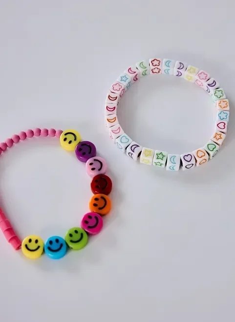 kit 2 pulseiras de miçangas smile kit 2 pulseiras de miçangas smile