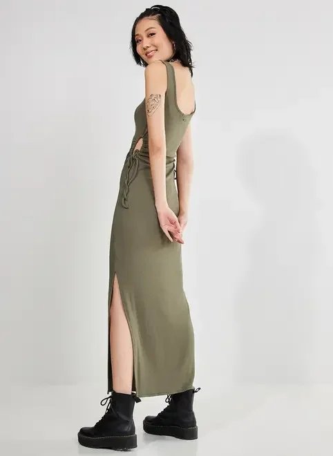 vestido midi justo com abertura lateral vestido midi justo com abertura lateral