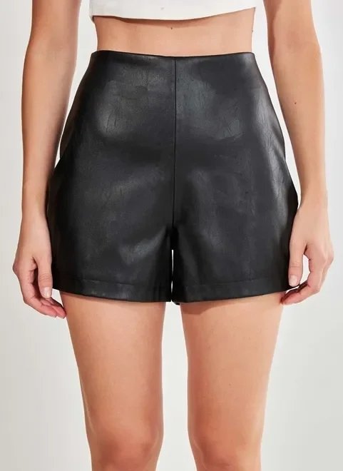 short preto de material sintético short preto de material sintético