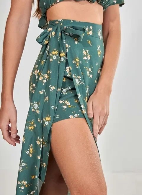 saia midi verde com short saia midi verde com short