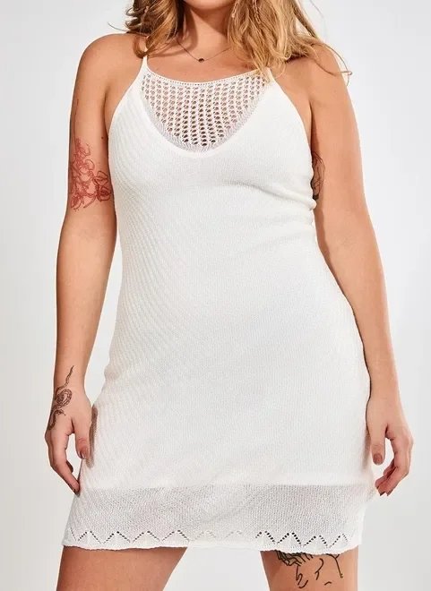 vestido de alcinha em tricô off-white vestido de alcinha em tricô off-white