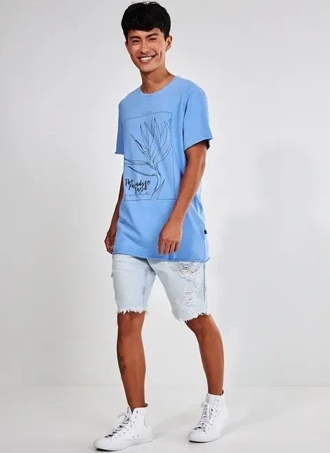 camiseta azul com estampa de flor camiseta azul com estampa de flor
