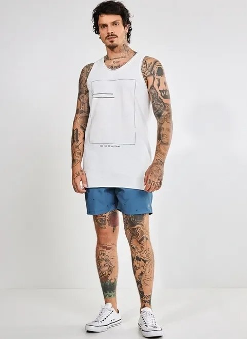 regata alongada off-white geométrica regata alongada off-white geométrica