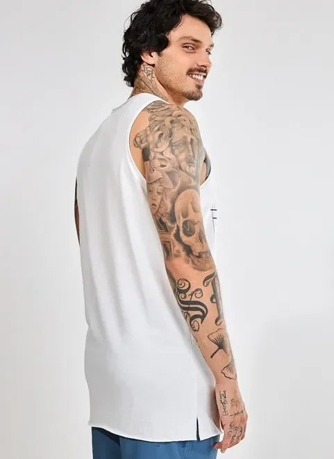 regata alongada off-white geométrica regata alongada off-white geométrica