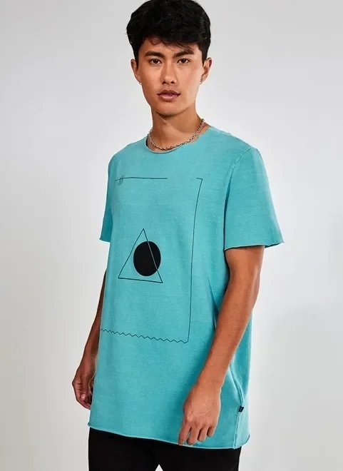 camiseta alongada verde água estampa geométrica camiseta alongada verde água estampa geométrica