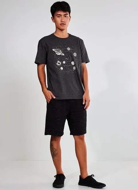 camiseta preta com planetas camiseta preta com planetas