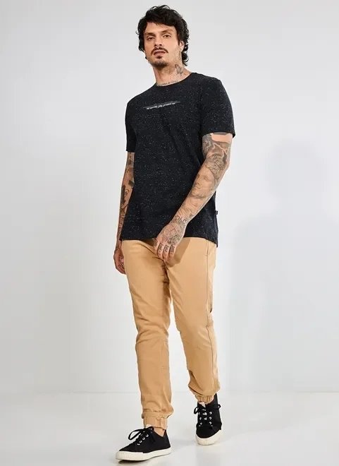 camiseta de malha preta com escrito camiseta de malha preta com escrito