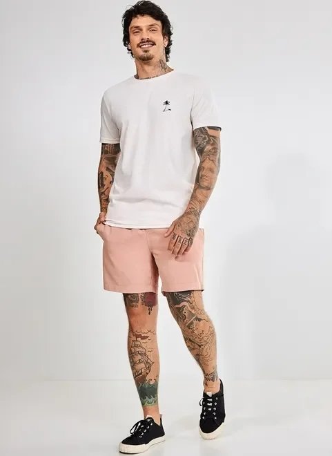 camiseta off-white com estampa pequena camiseta off-white com estampa pequena