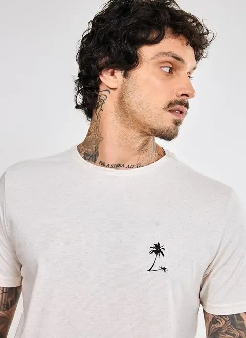 camiseta off-white com estampa pequena camiseta off-white com estampa pequena