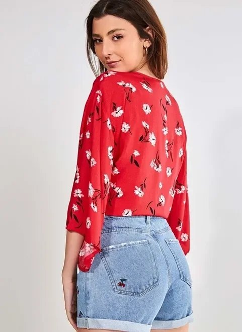 kimono e blusa 2 em 1 vermelho com flores kimono e blusa 2 em 1 vermelho com flores