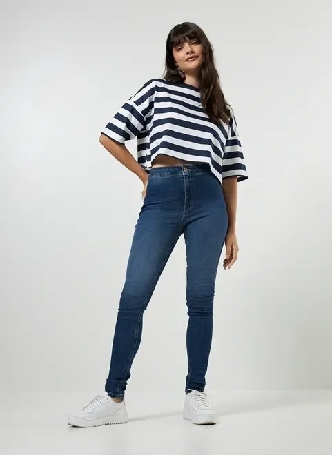 camiseta cropped listrada branca e azul camiseta cropped listrada branca e azul