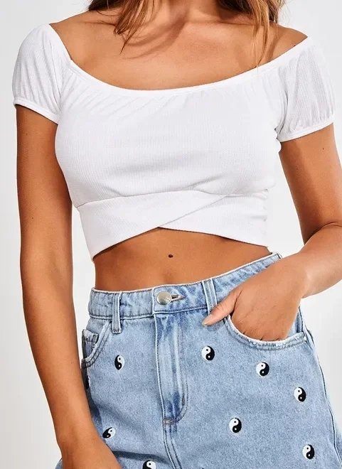 cropped off-white ombro a ombro cropped off-white ombro a ombro