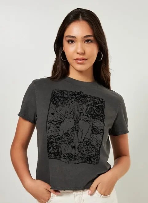 blusa preto lavado estampa mística blusa preto lavado estampa mística