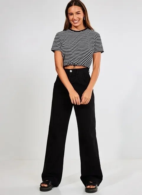 camiseta cropped listrada camiseta cropped listrada