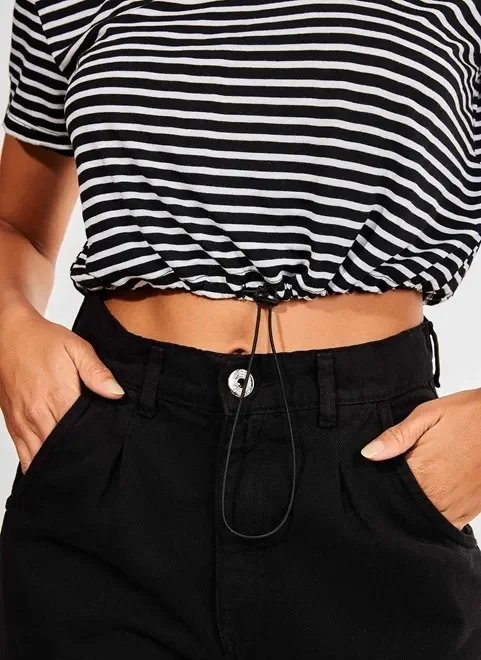 camiseta cropped listrada camiseta cropped listrada