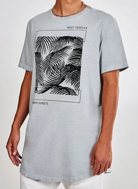 camiseta cinza com estampa folhas camiseta cinza com estampa folhas