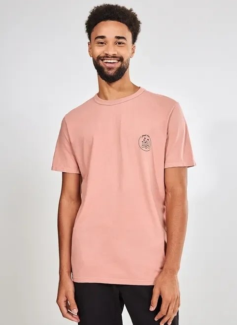 camiseta manga curta estampa no peito camiseta manga curta estampa no peito