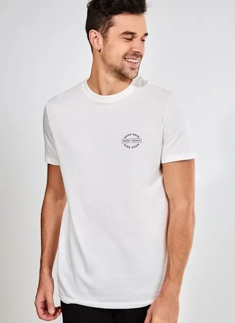 camiseta off-white alongada escrito no peito camiseta off-white alongada escrito no peito