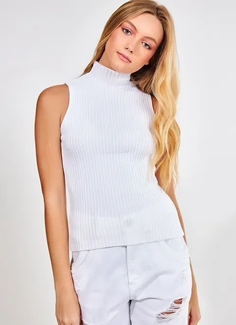 regata branca golinha alta em tricô regata branca golinha alta em tricô