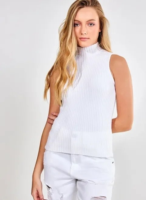 regata branca golinha alta em tricô regata branca golinha alta em tricô