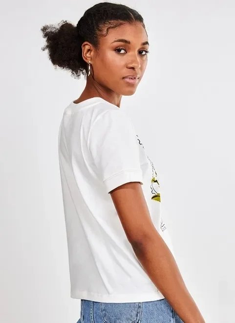 camiseta manga curta off-white com flores camiseta manga curta off-white com flores