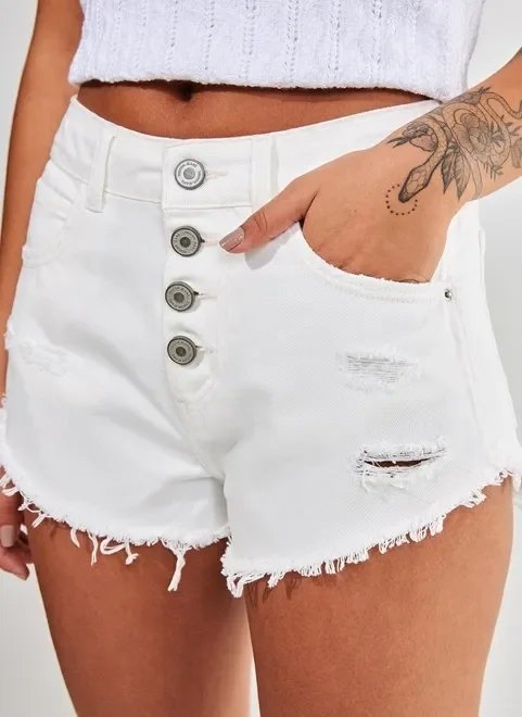 short de sarja desfiada off-white short de sarja desfiada off-white