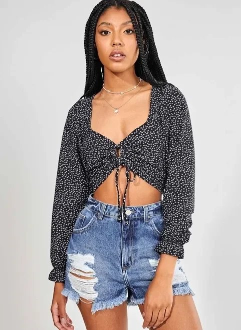 blusa cropped manga longa preta florzinhas blusa cropped manga longa preta florzinhas