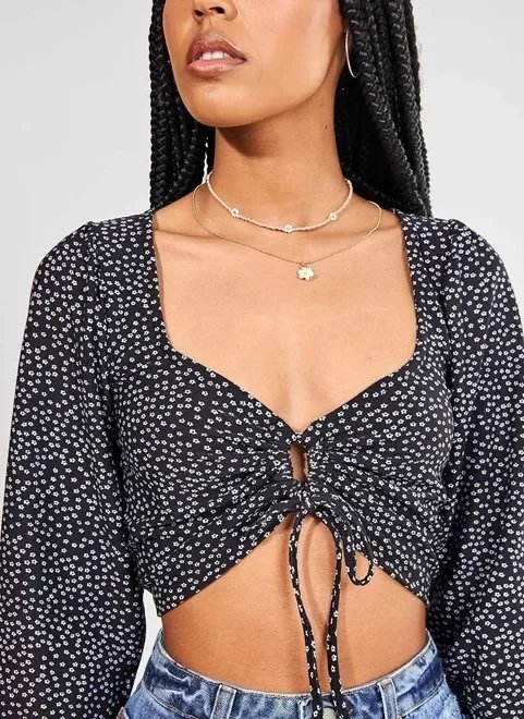 blusa cropped manga longa preta florzinhas blusa cropped manga longa preta florzinhas